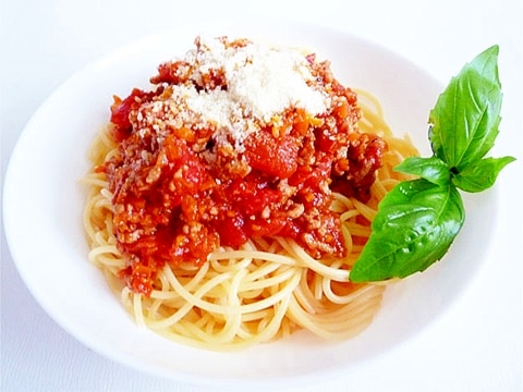 お肉たっぷり 手作りミートソースパスタ